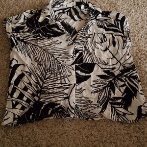 Tropical Forever 21 Black and white crop blouse